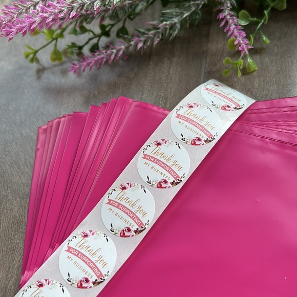 📦3/$20 - 20 - 6”x9” hot pink poly mailers + FREE stickers - Picture 3 of 4
